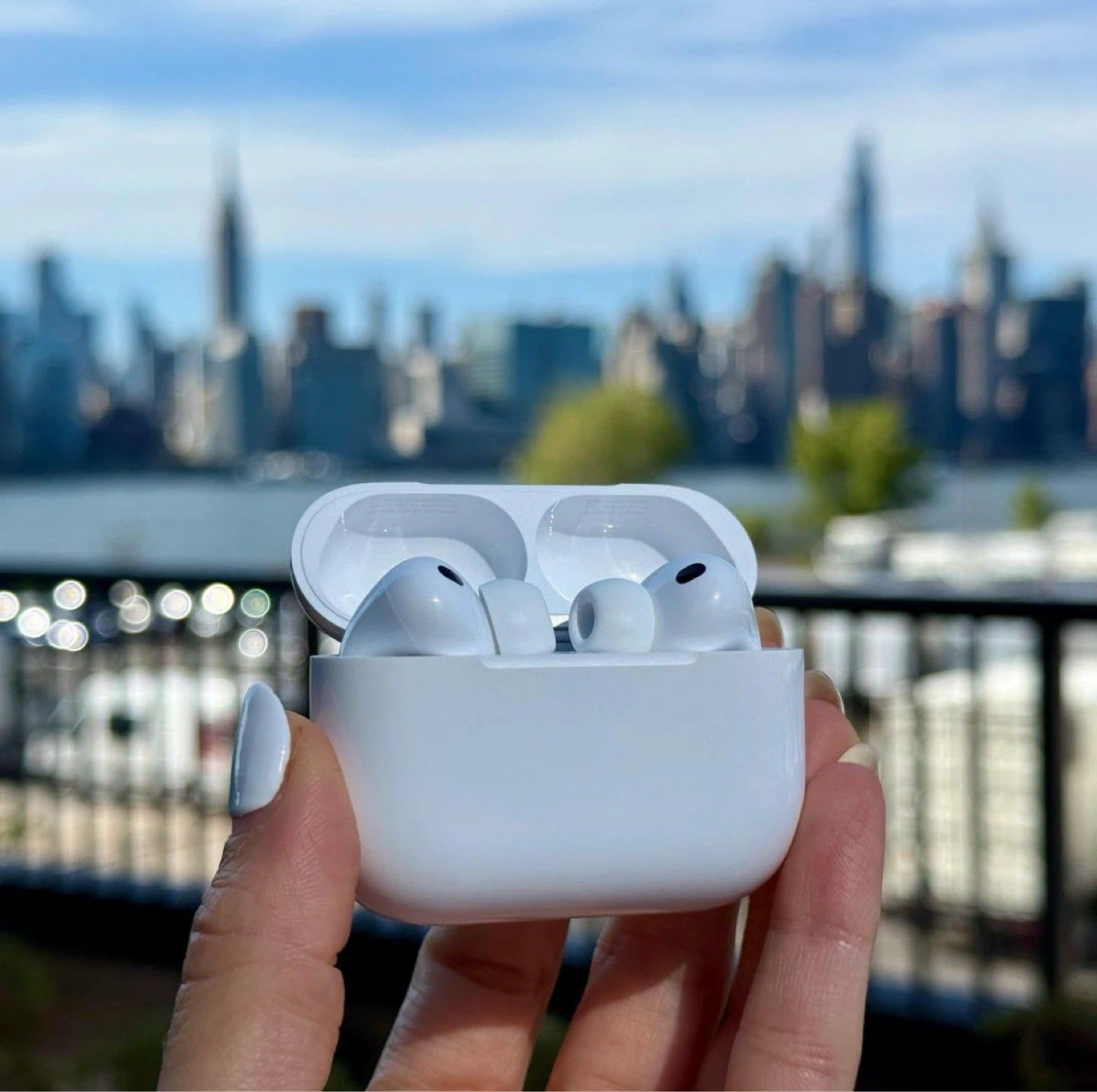 Apple AirPods Pro (3rd Gen) - White - photo 3