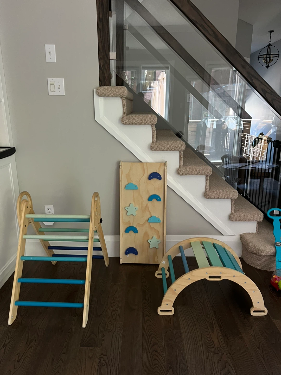 Wooden Climbing Triangle and Rock Climber Set