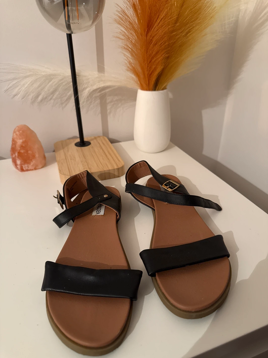 Steve Madden black flat sandals