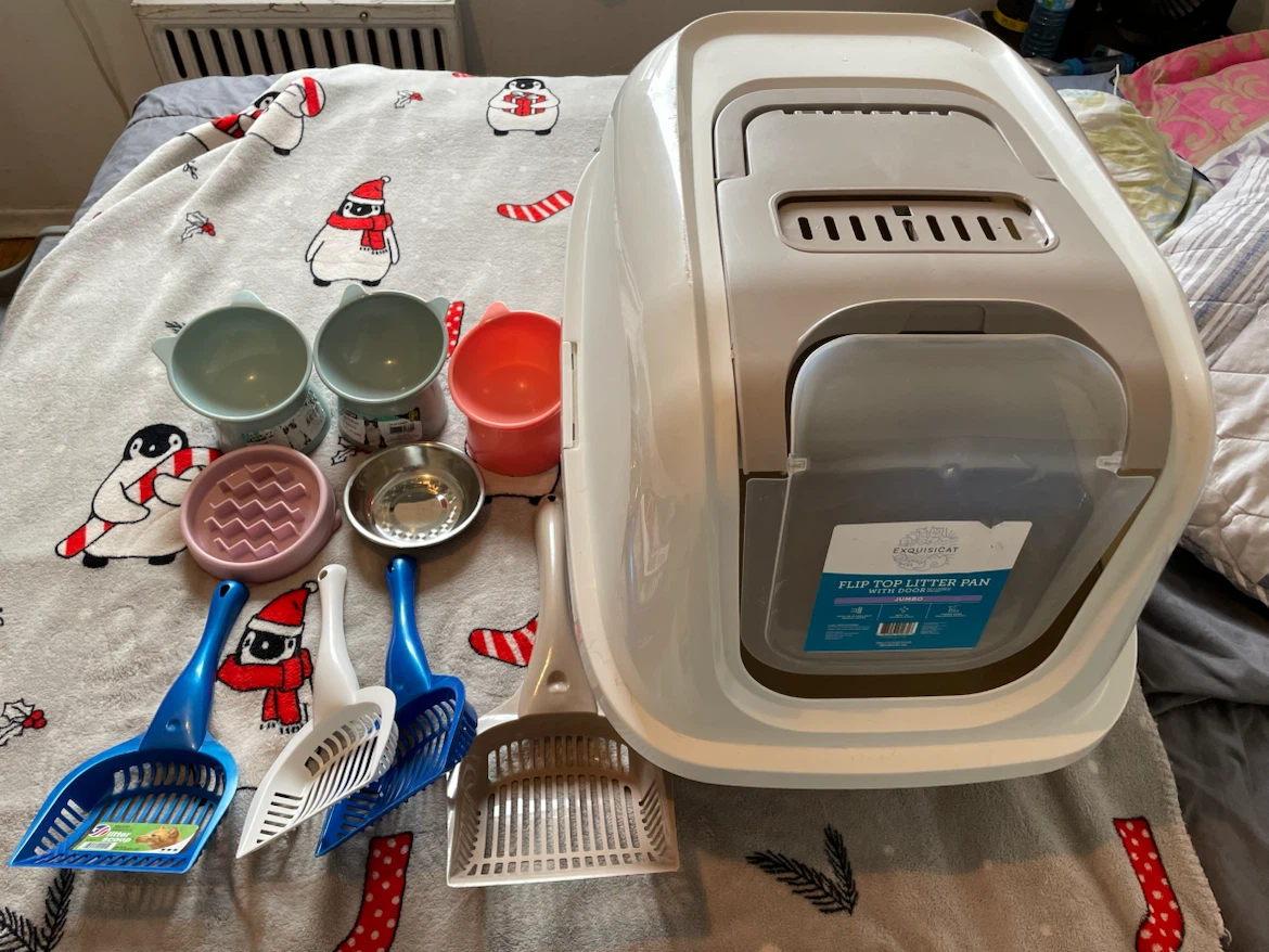 Cat Hooded LitterBox & Supplies Lot