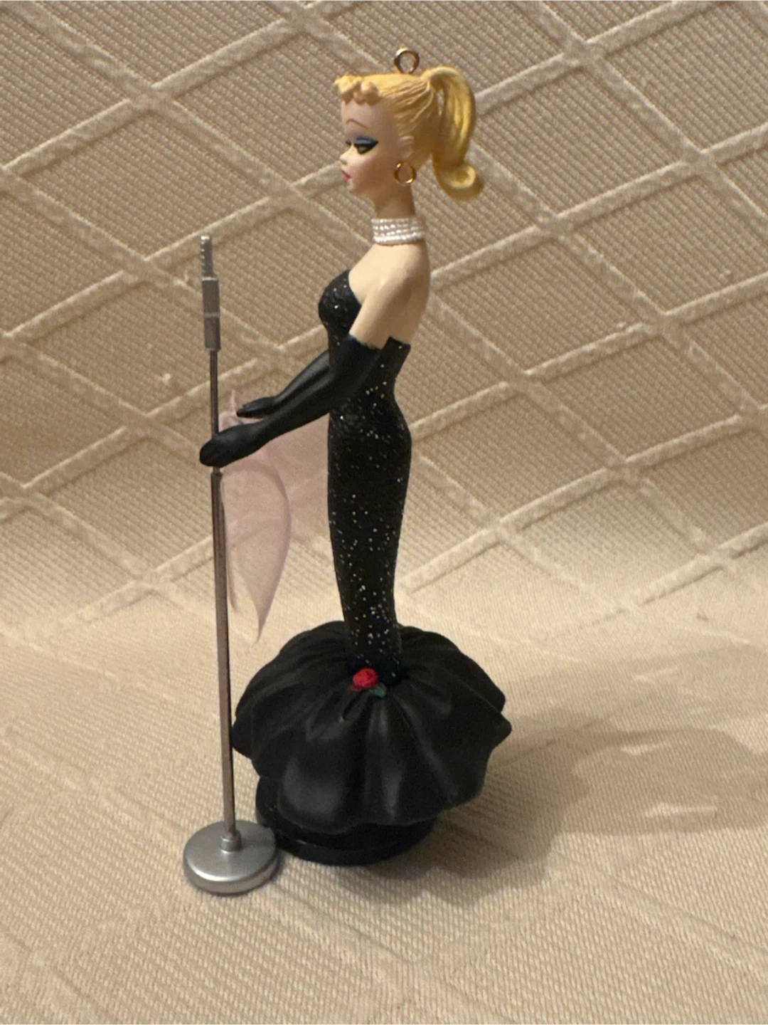 Barbie "Solo in the Spotlight" Collector's Series Ornament - photo 3