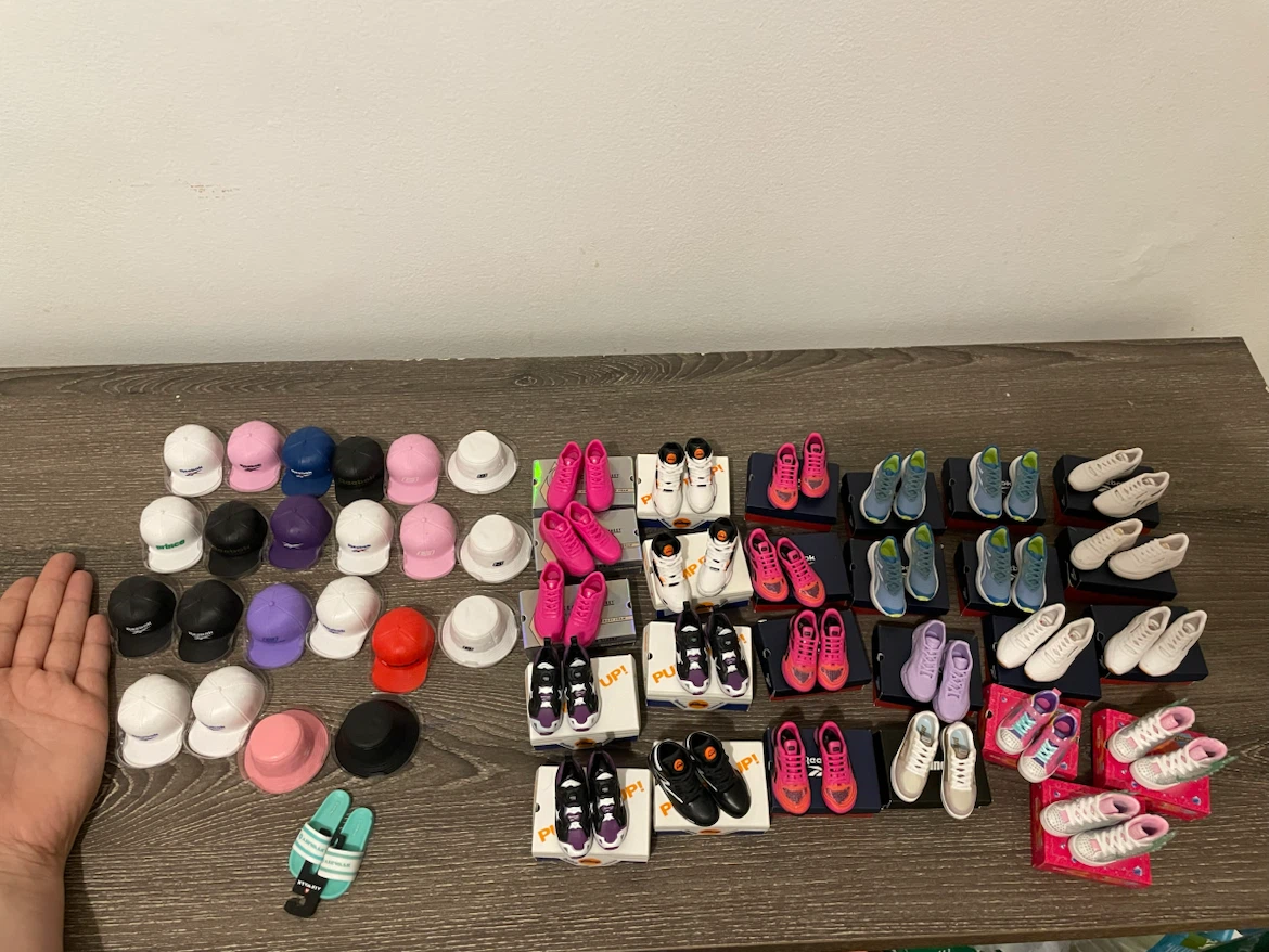 Mini Brands Shoes & Hats (THESE ARE COLLECTIBLES/TOYS)