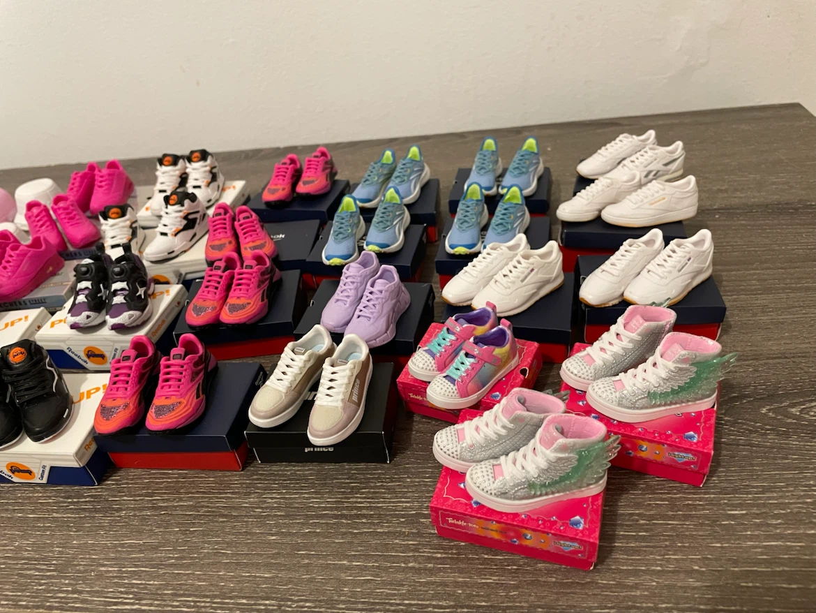 Mini Brands Shoes & Hats (THESE ARE COLLECTIBLES/TOYS) - photo 3