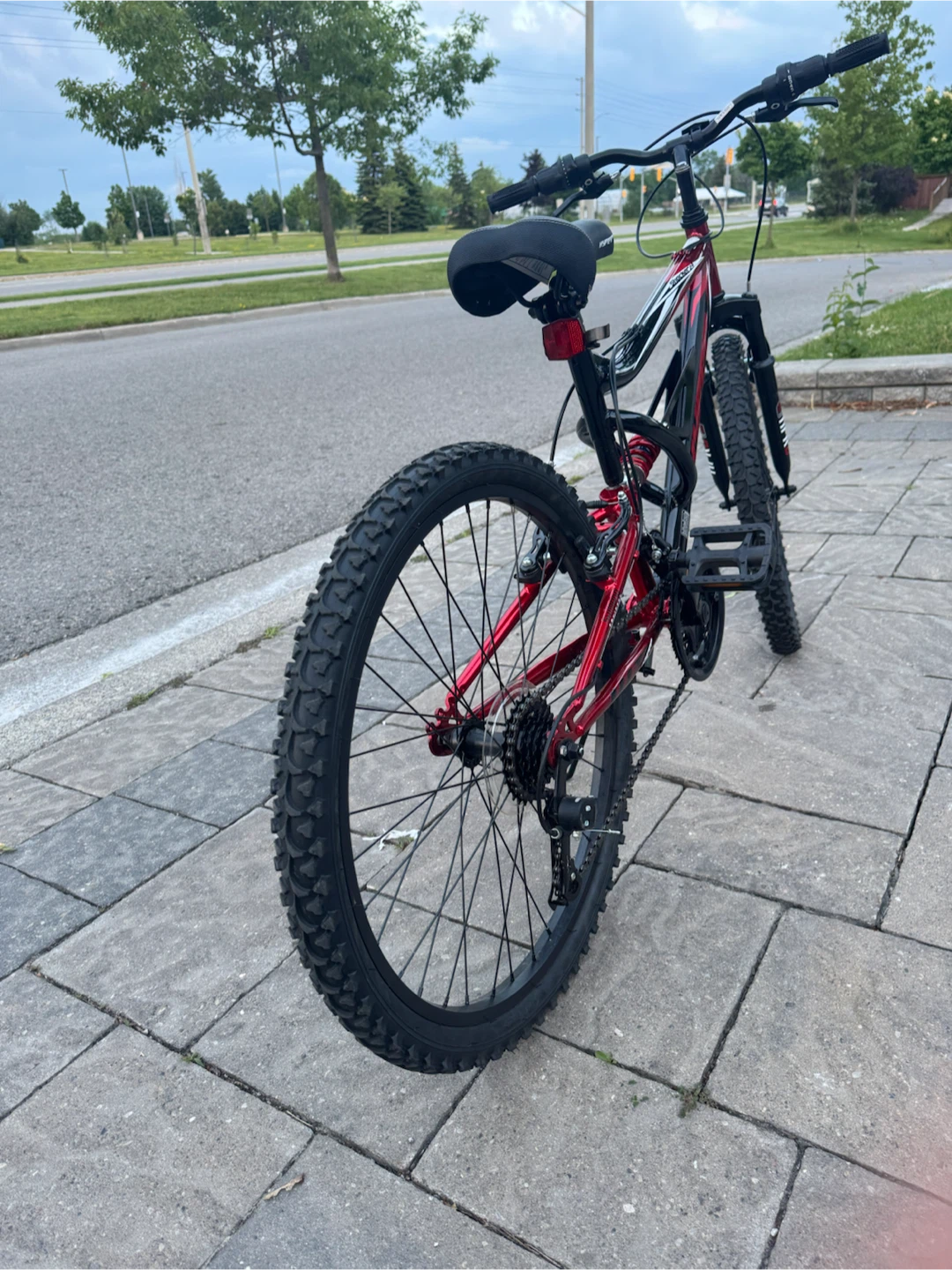 Hyper Shockblaze Mountain Bike - photo 2