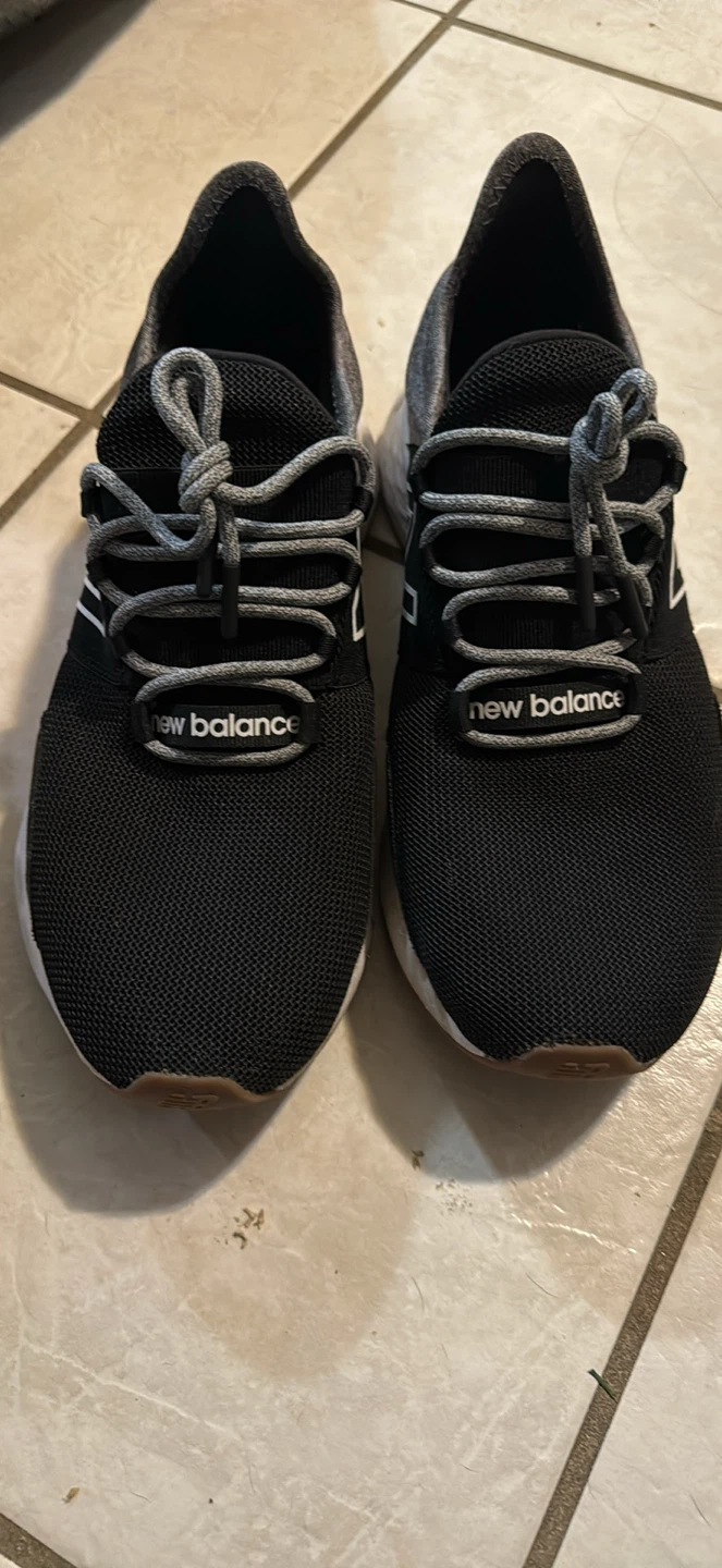 Men New Balance Running Shoes Black and Gray