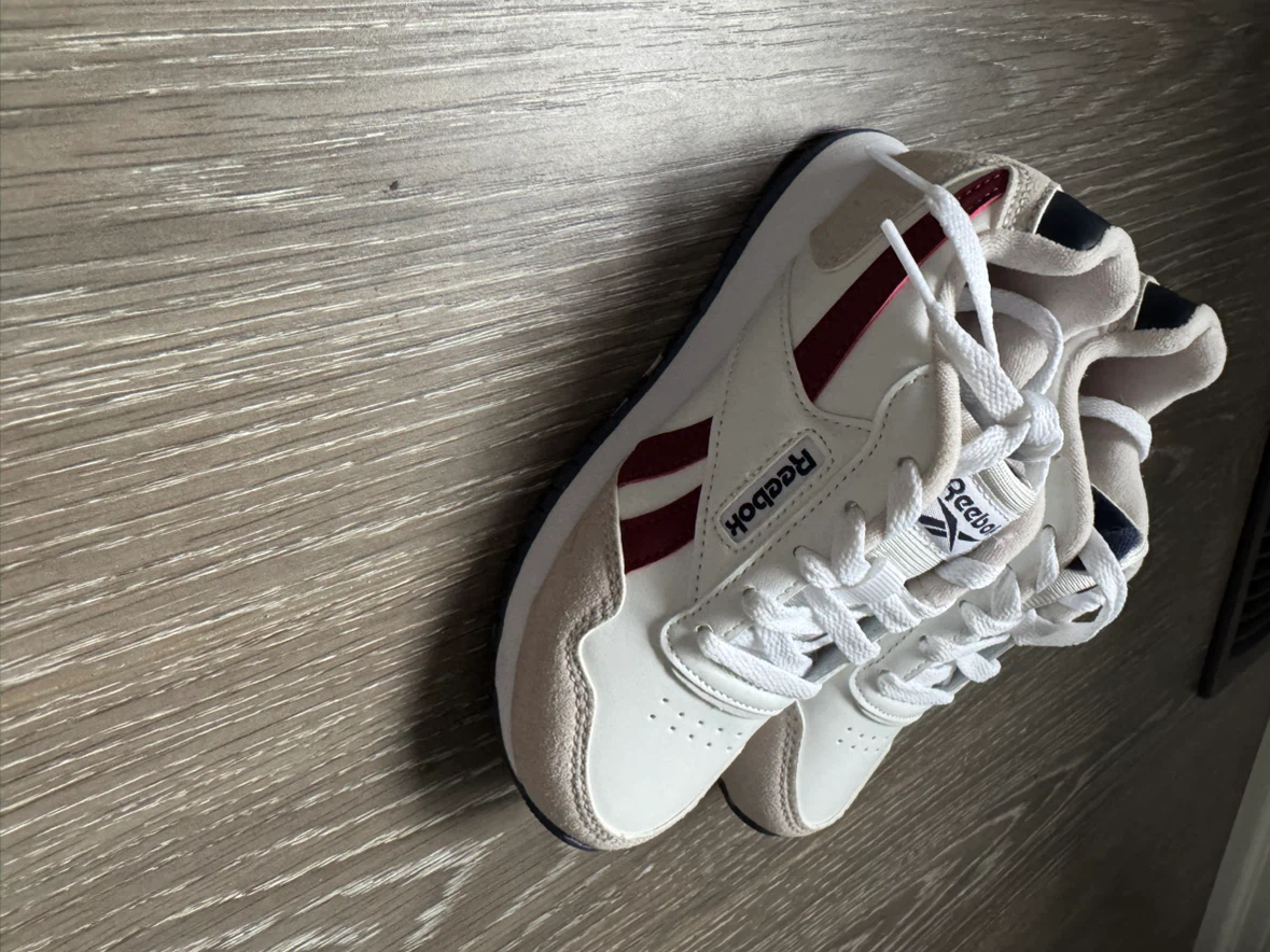 Reebok Classic Sneakers toddler shoes size 12 - photo 2