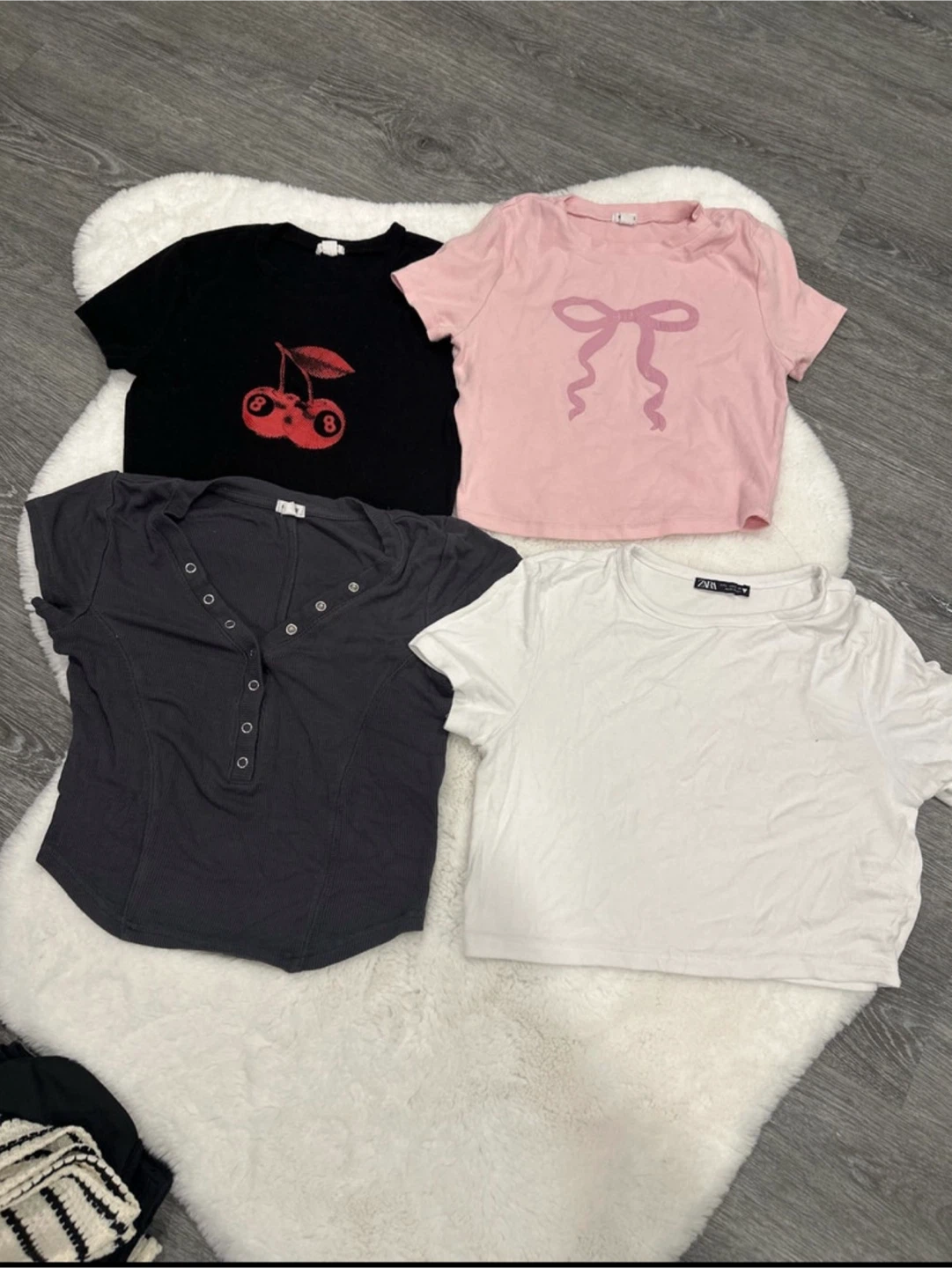 Cropped tops with designs