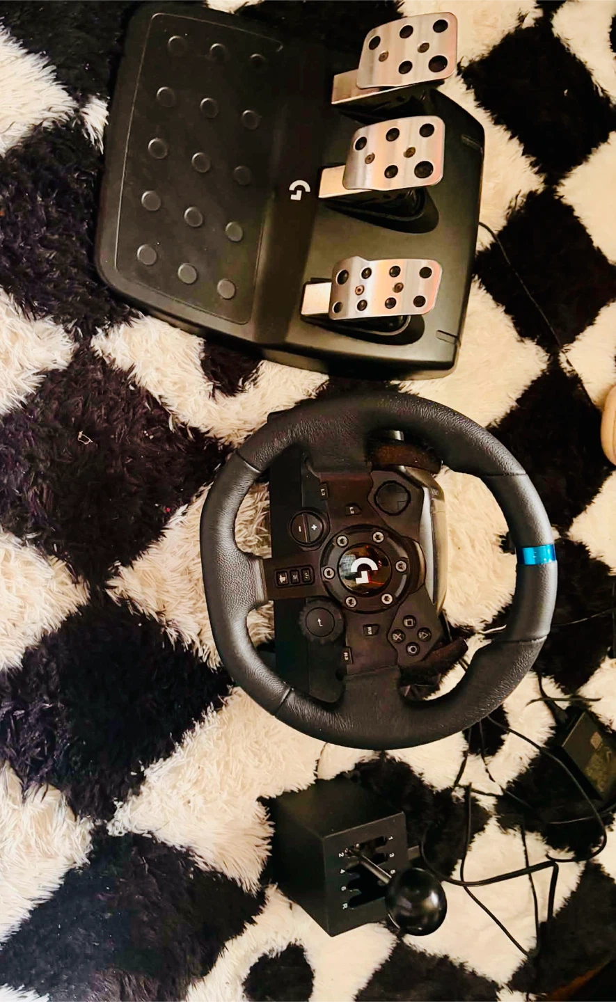 Logitech G Driving Force Racing Wheel and Pedals - photo 3