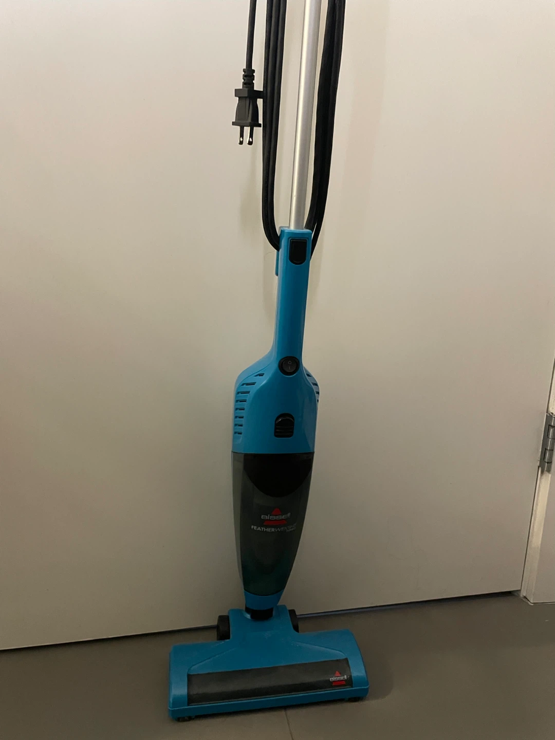 Bissell Featherweight Turbo Lightweight Stick Vacuum - photo 3