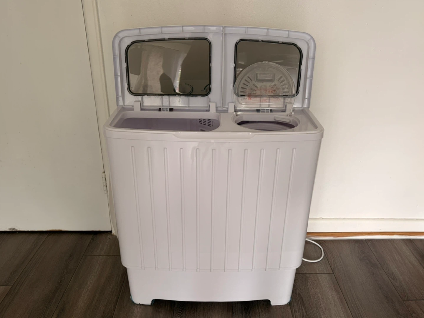 White Portable Twin Tub Washing Machine - photo 2