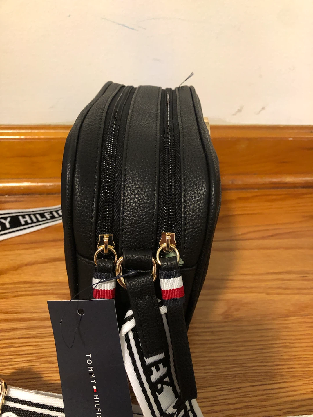 Tommy Hilfiger Black Camera Bag - photo 3