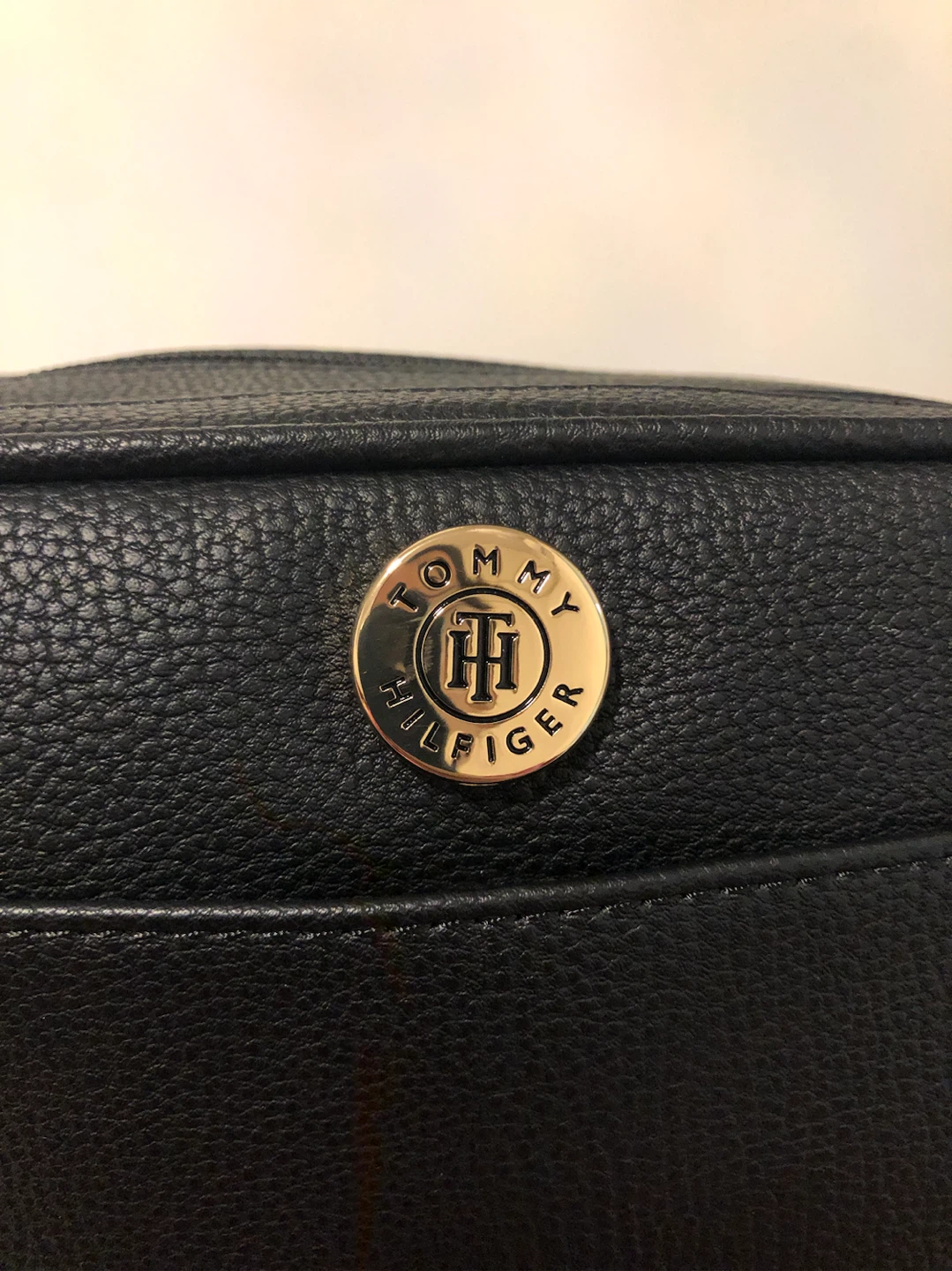 Tommy Hilfiger Black Camera Bag - photo 4