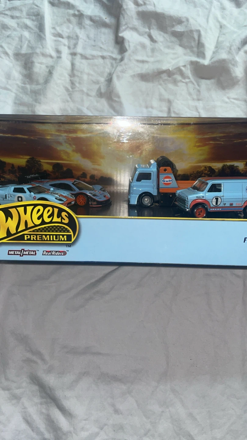 Hot Wheels Premium Gulf Diecast Car Set 15$ - photo 2