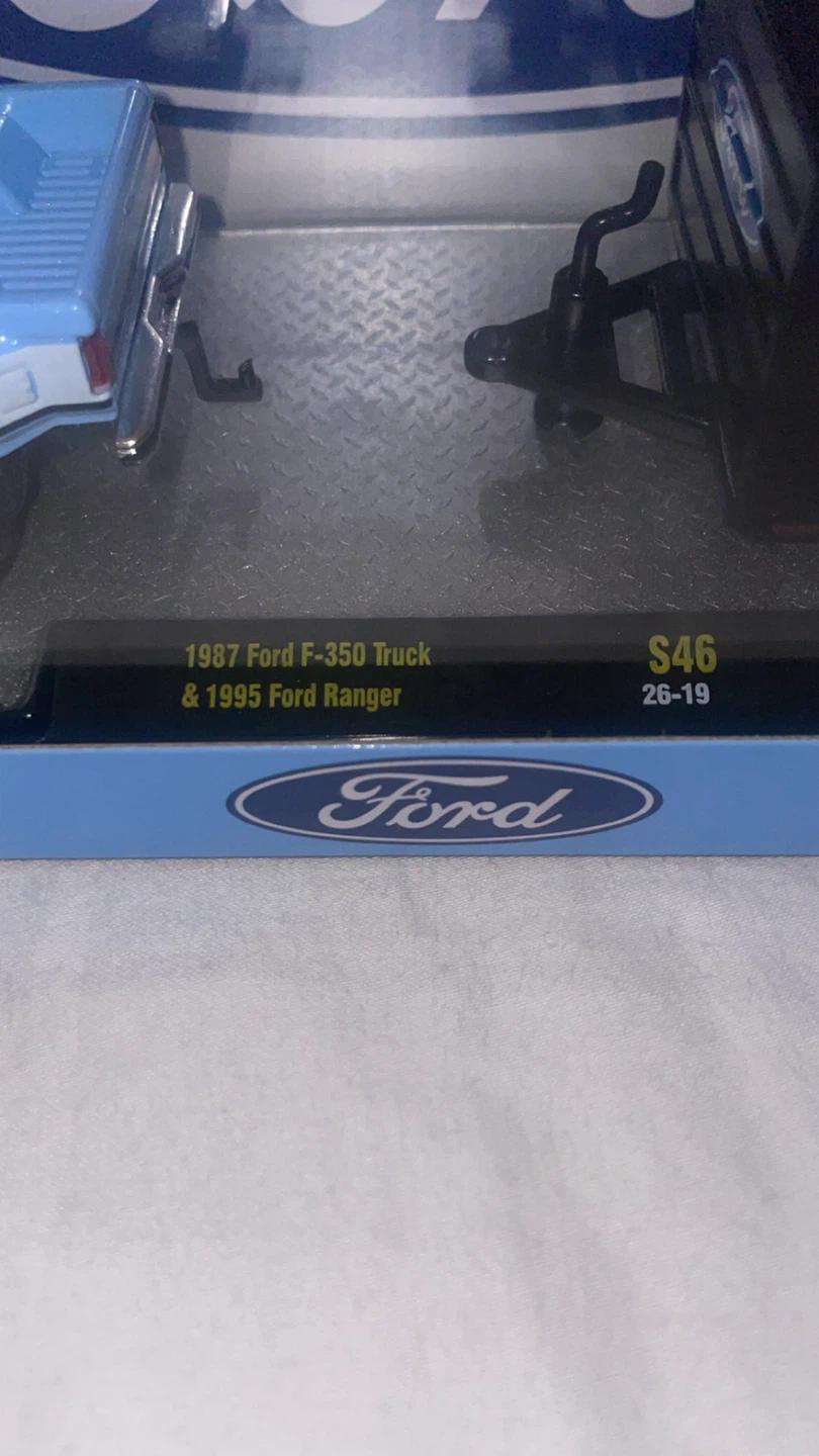 M2 machines ford 2 pack 15$ - photo 2