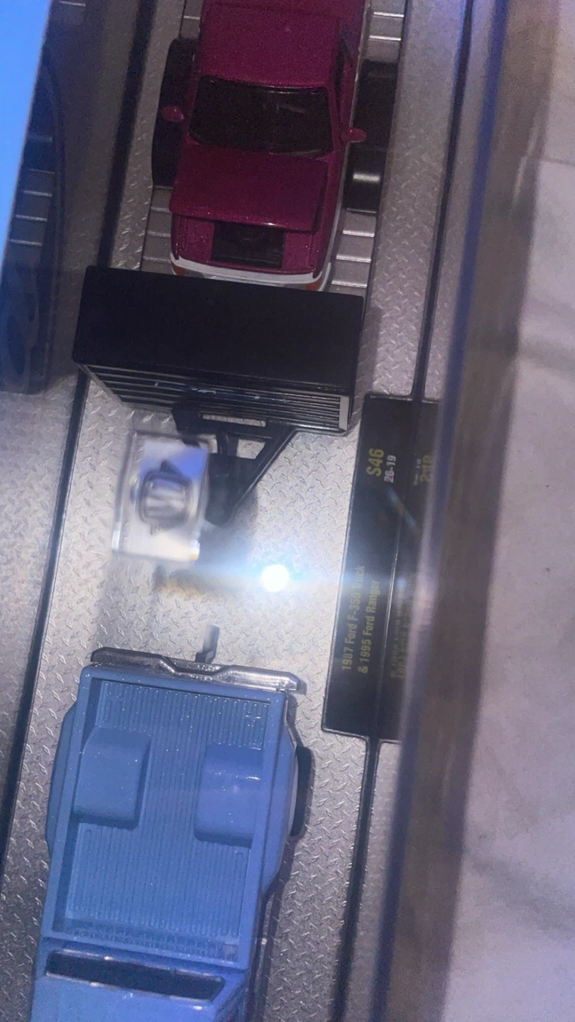 M2 machines ford 2 pack 15$ - photo 5