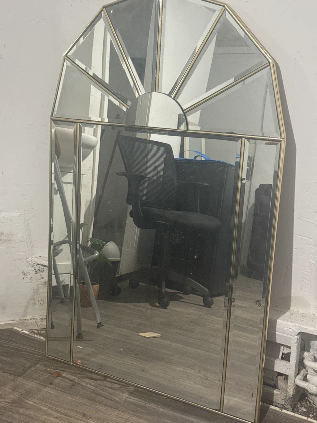 Floor mirror