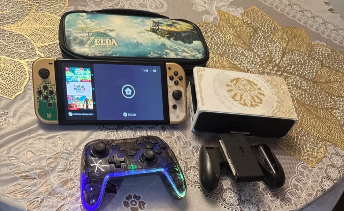 Nintendo Switch OLED Zelda Tears of the Kingdom Edition