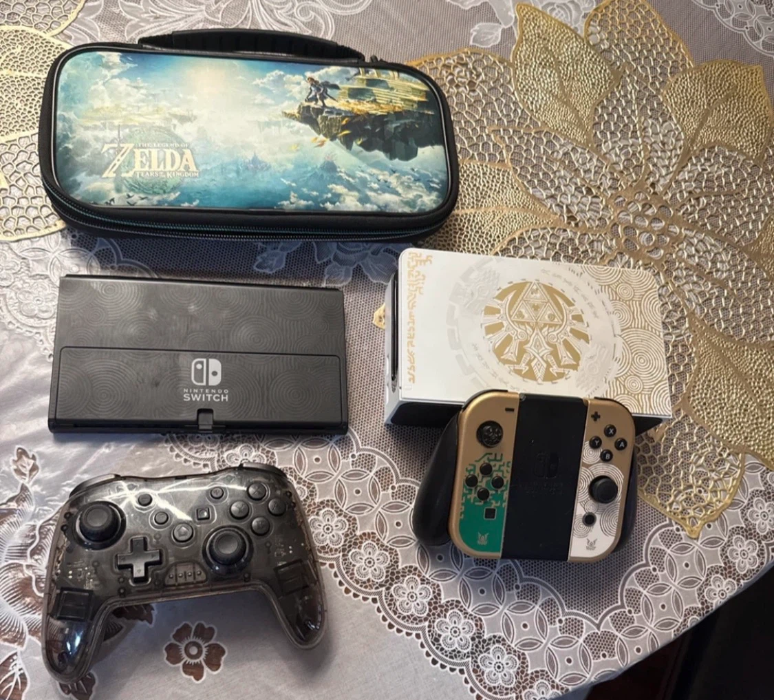 Nintendo Switch OLED Zelda Tears of the Kingdom Edition - photo 2