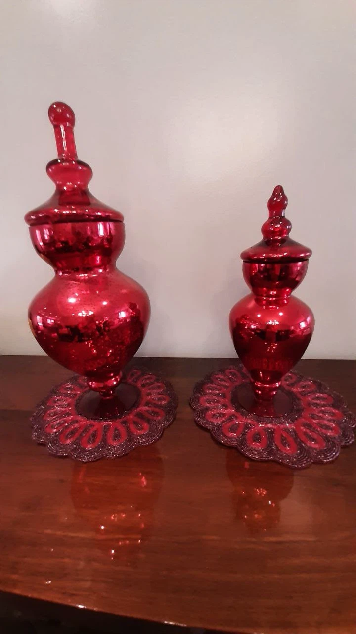 Set of 2 Red Decorative Jars