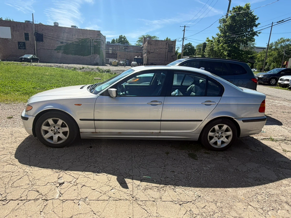 2005 BMW 330xi Sedan - photo 4