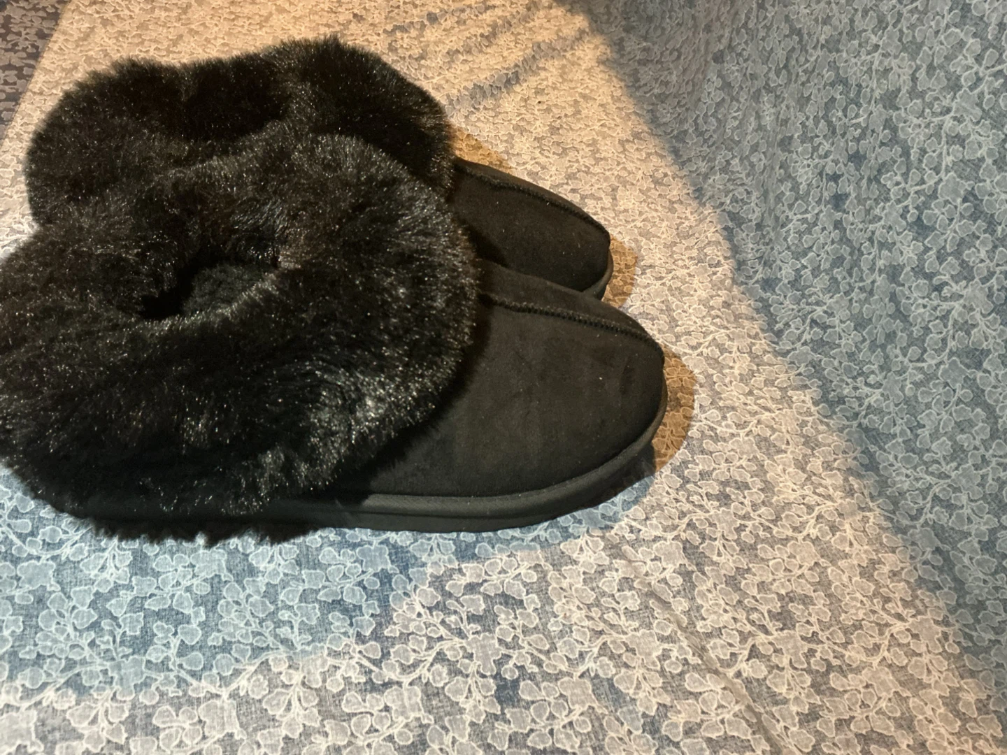 Suzy Shier Black Faux Fur Slippers - photo 2