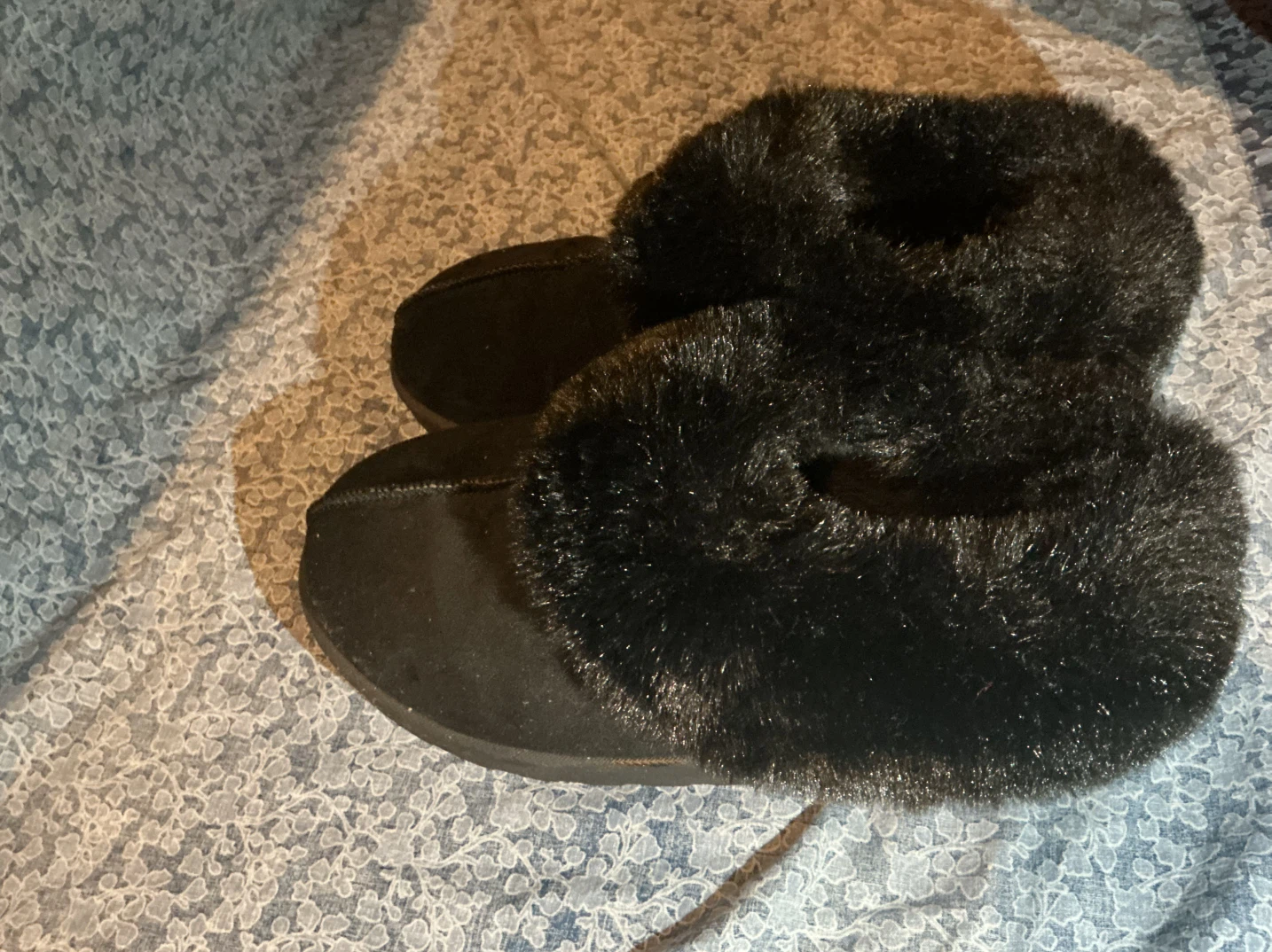 Suzy Shier Black Faux Fur Slippers - photo 4