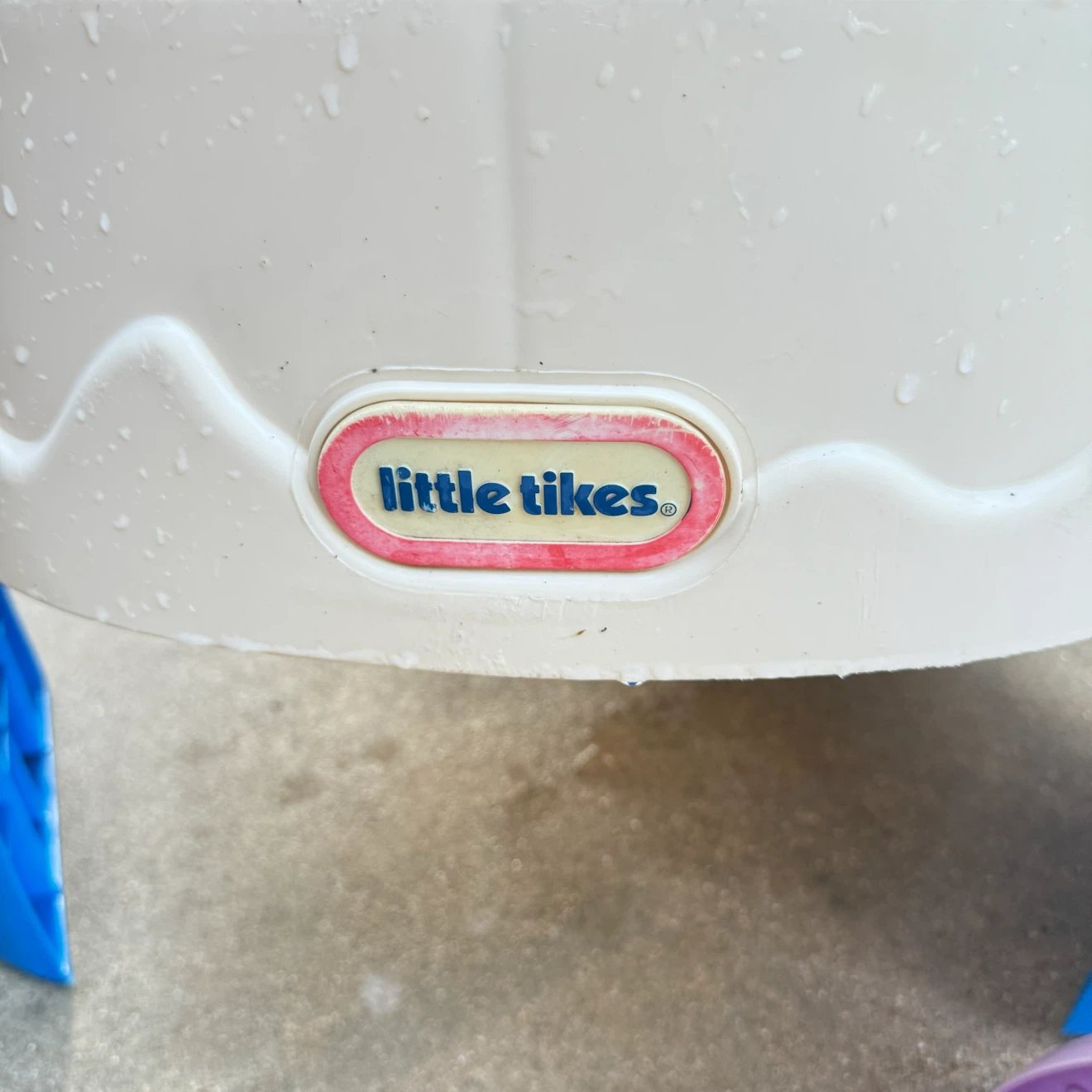 Little tykes water table and chair - photo 2