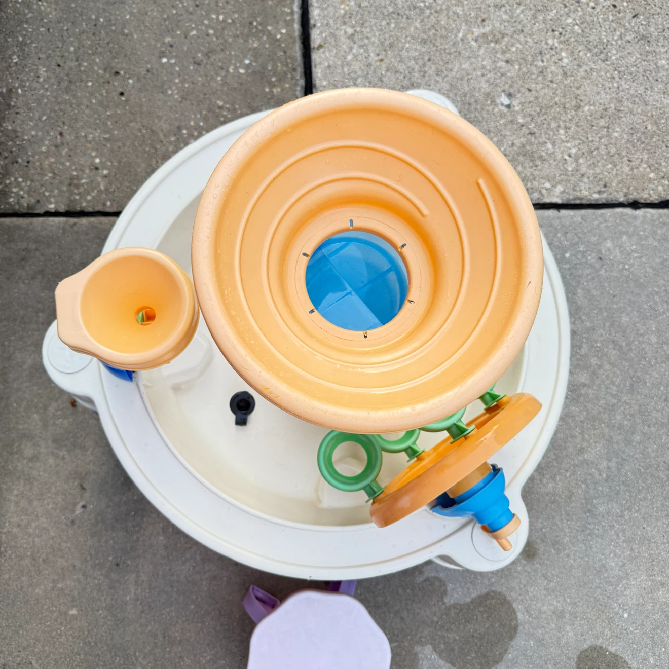 Little tykes water table and chair - photo 4