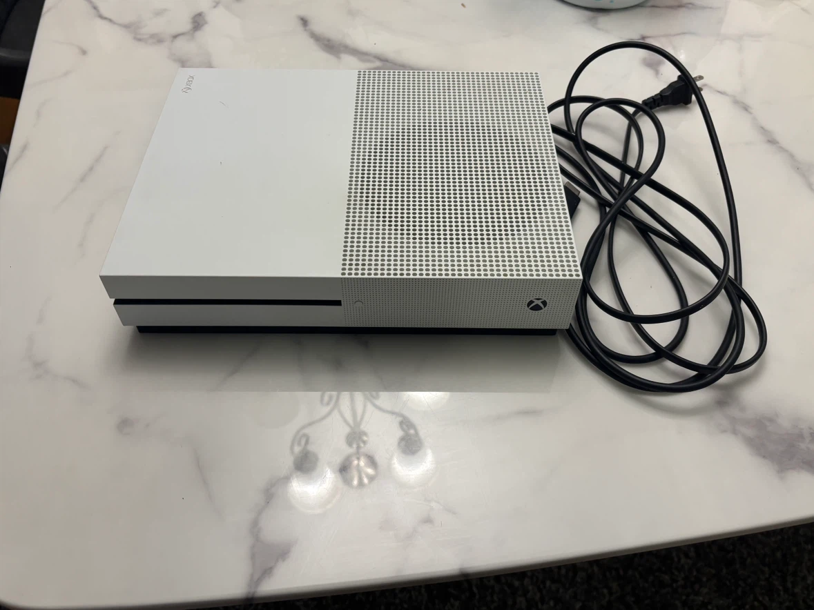 White Xbox One S Console 500 gb without controller - photo 2