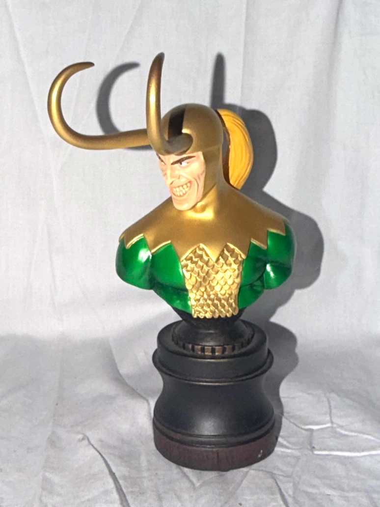 Bowen Designs Marvel Loki Mini Bust Limited Edition - photo 2