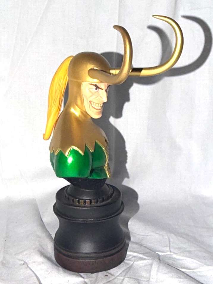 Bowen Designs Marvel Loki Mini Bust Limited Edition - photo 3