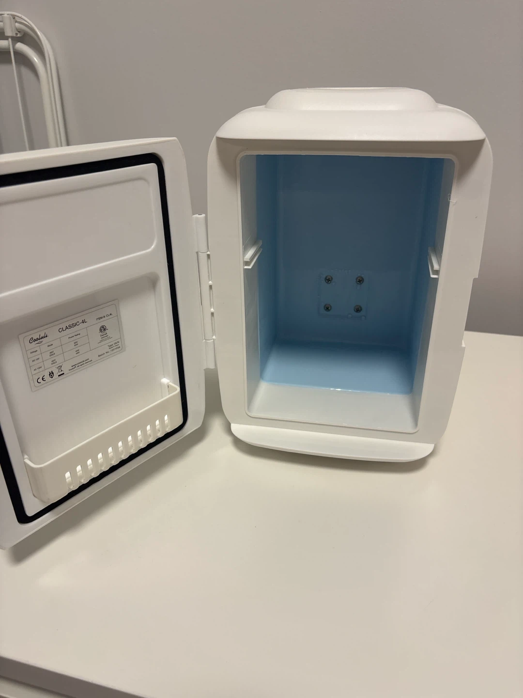 Cooluli Classic 4L Mini Fridge - photo 2