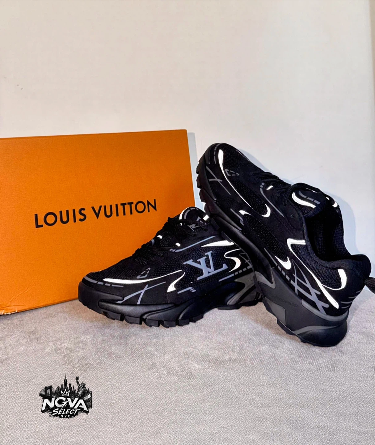 Louis Vuitton LV Tatic Runner Sneaker - photo 2
