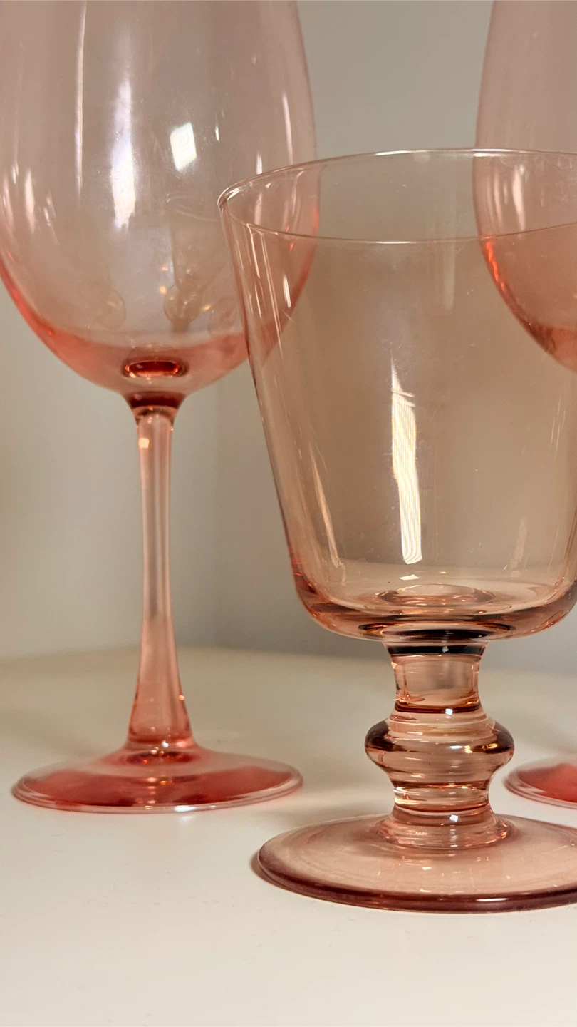 Set of 5 Pink Glass Stemware - photo 2