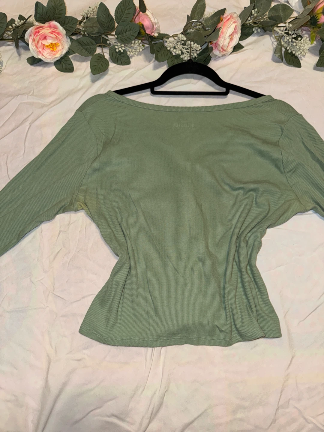 Hollister Must-Have Collection Baby Tee - Green - photo 2