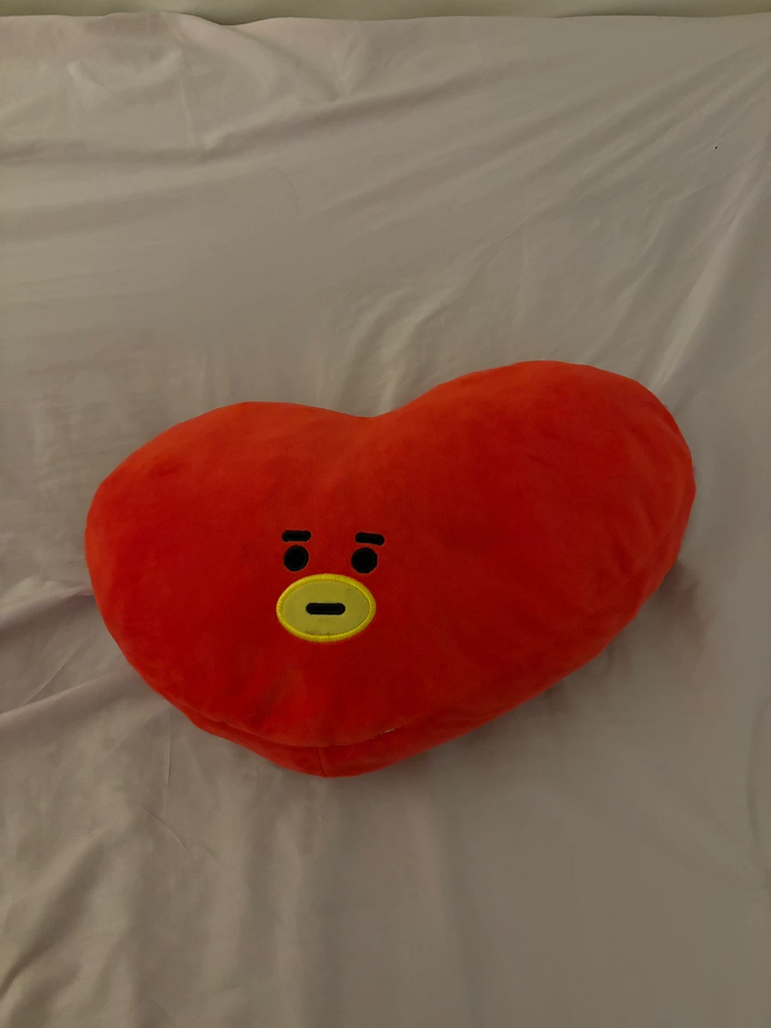 BT21 Tata Heart Cushion - photo 2