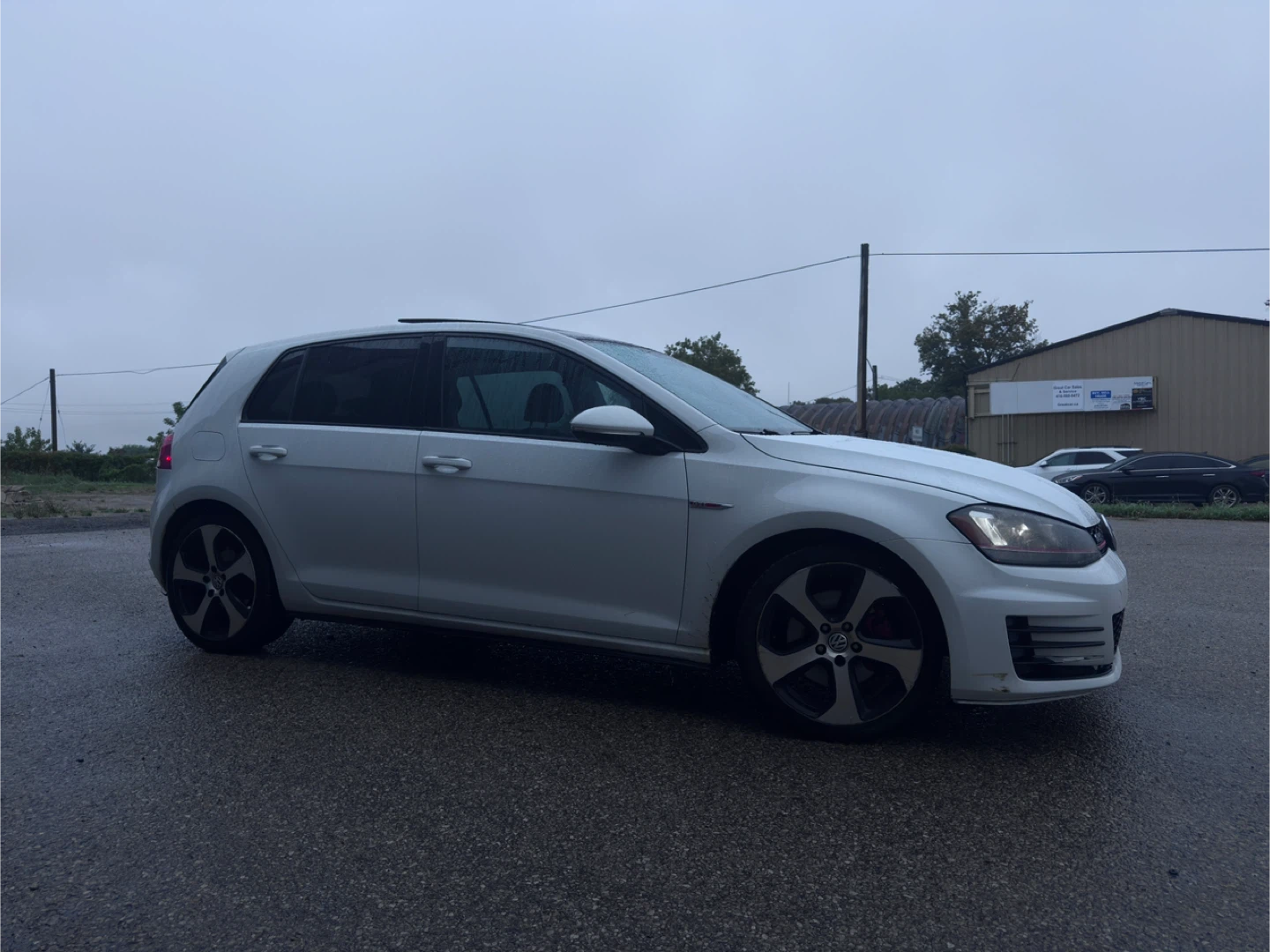 White Volkswagen Golf GTI - photo 2