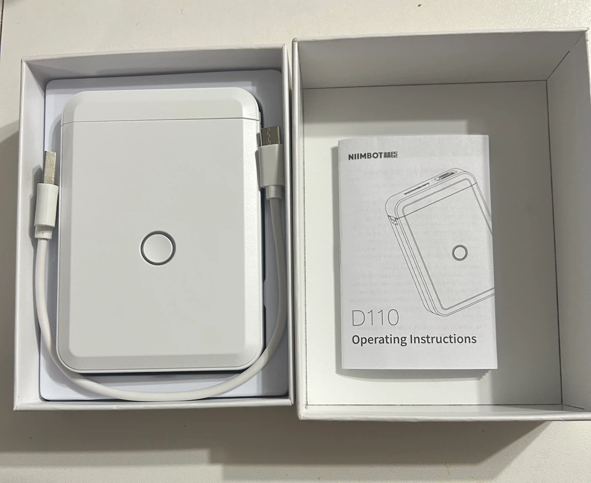 Brand New NIIMBOT D110 Label Maker - photo 5