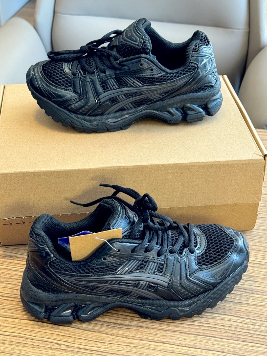 Asics Gel-Kayano 14 Baskets Argentées et Rouges - photo 2