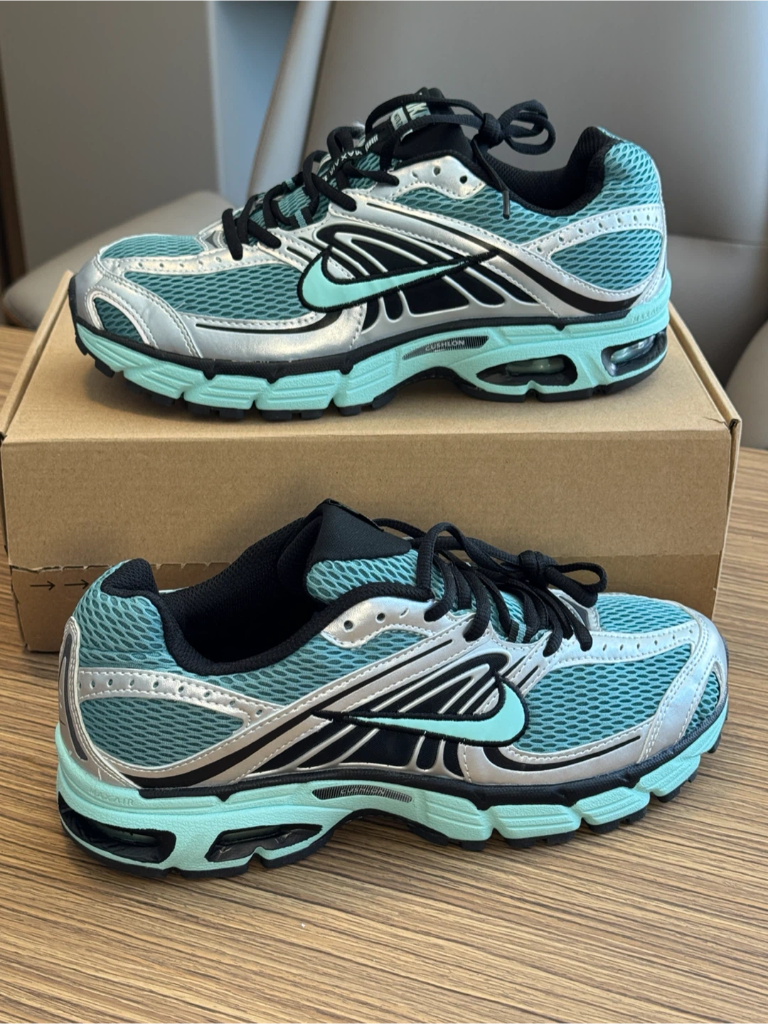 Nike Running Shoes Teal and Silver