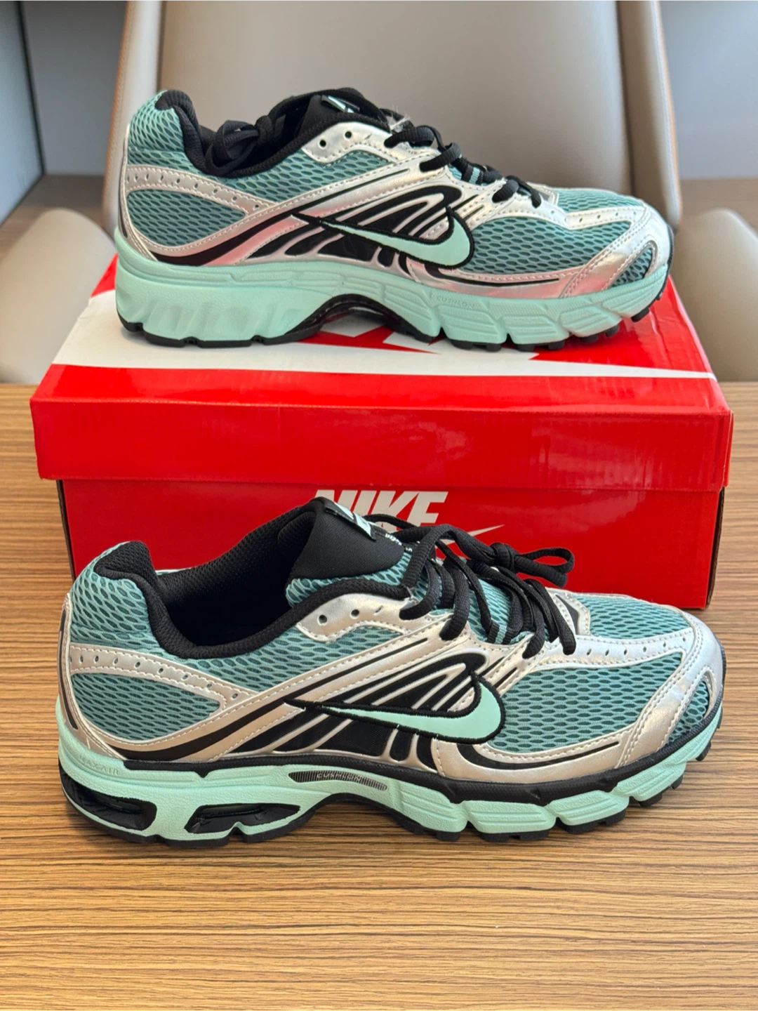 Nike Running Shoes Teal and Silver - photo 4