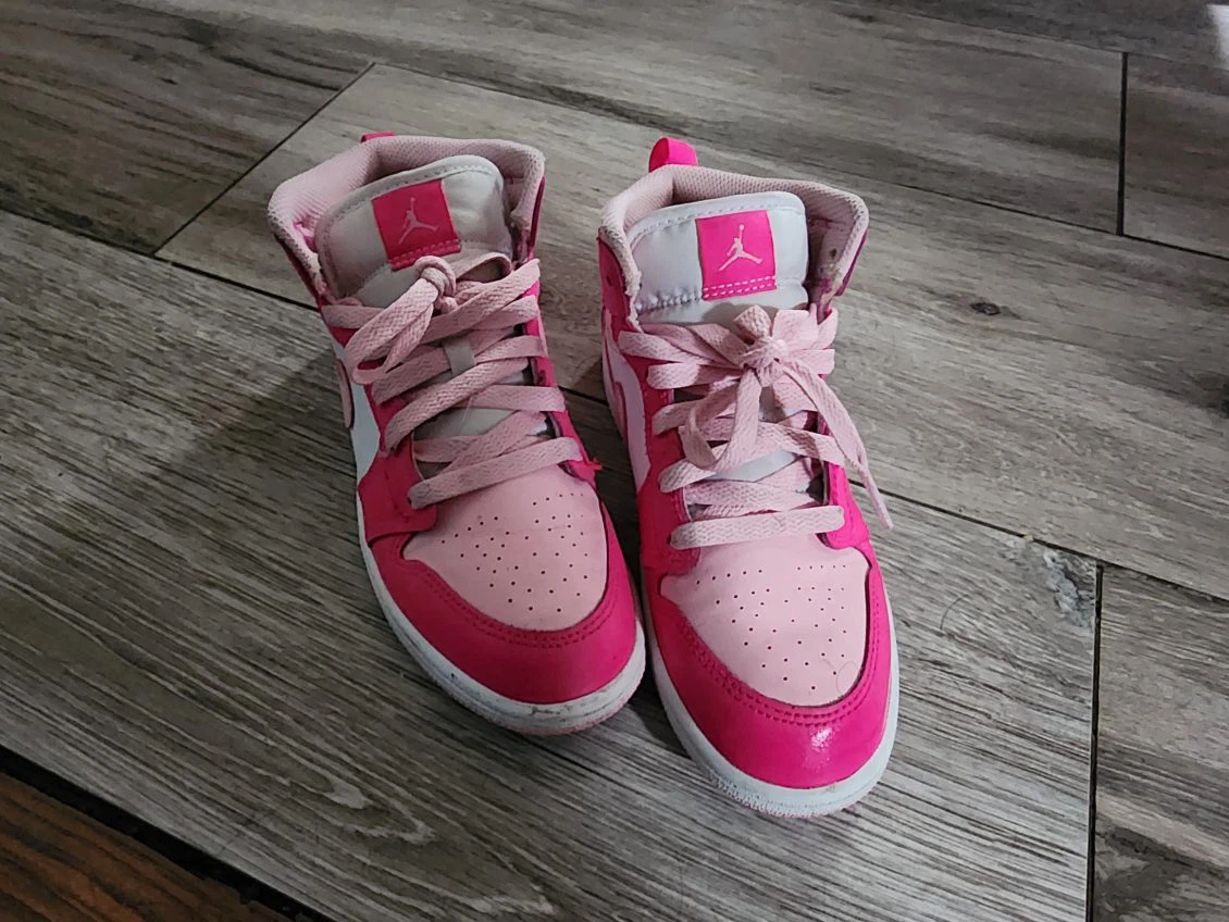 PINK JORDANS
