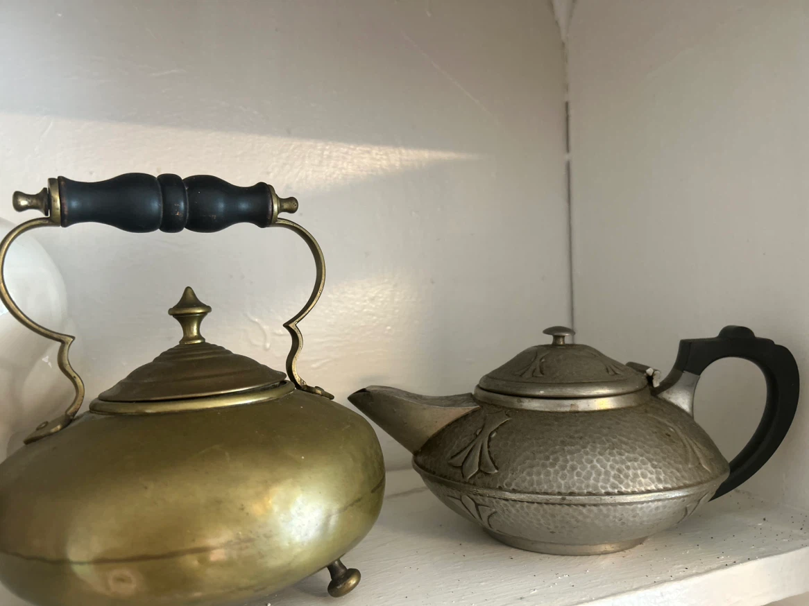 Vintage Brass Teapot with Wooden Handle - photo 2