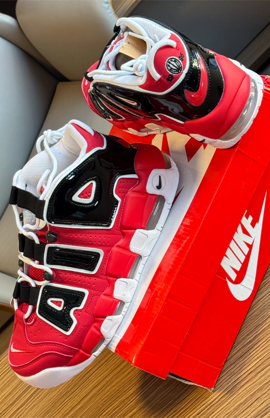 Nike Air More Uptempo Chaussures pour Homme Rouge et Noir - photo 3