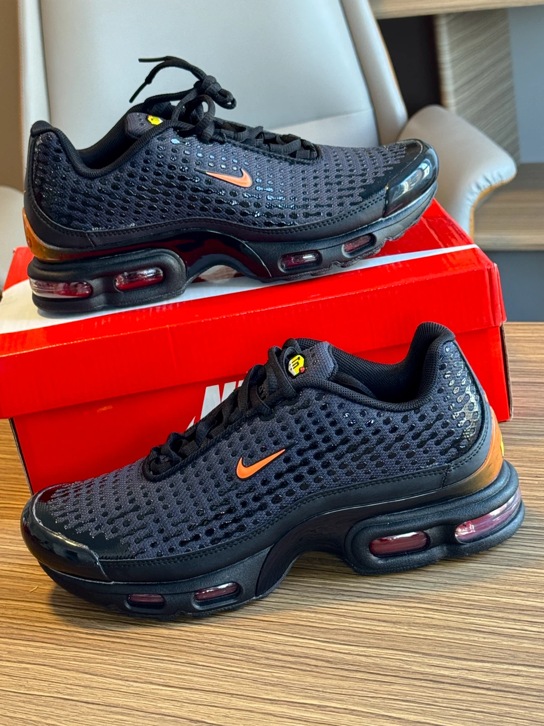 Soulier Nike Tn Plus 3 Noir Orange