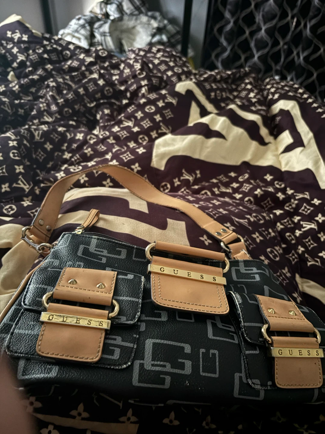 Vintage guess purse