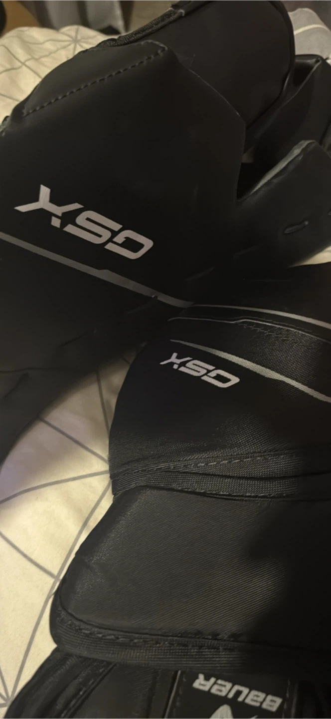 Bauer XSD Hockey Goalie Leg Pads and Catch Glove - photo 3