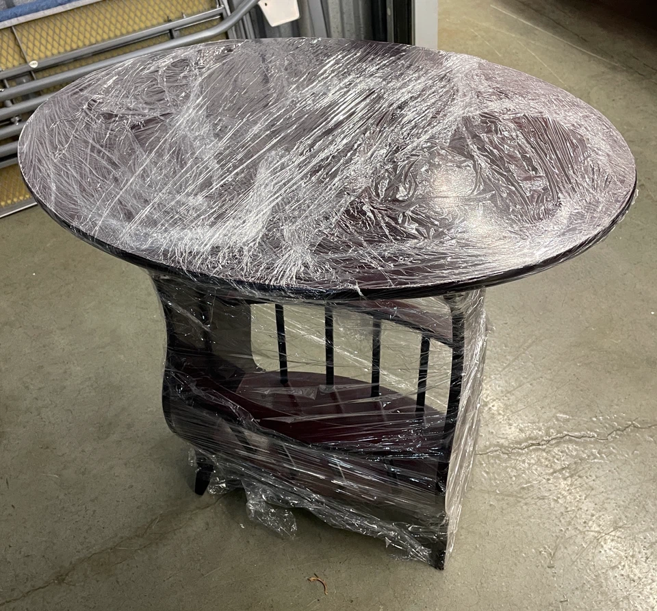 Oval Side Table with Magazine Rack - photo 2