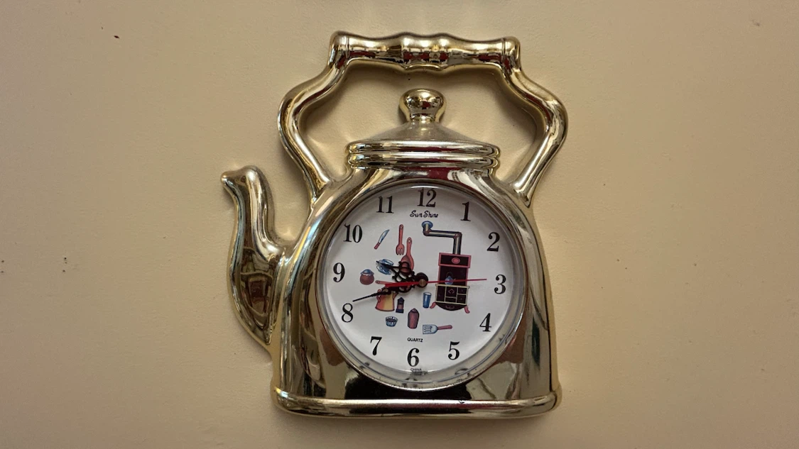 Sun Shine Kettle Shaped Wall Clock