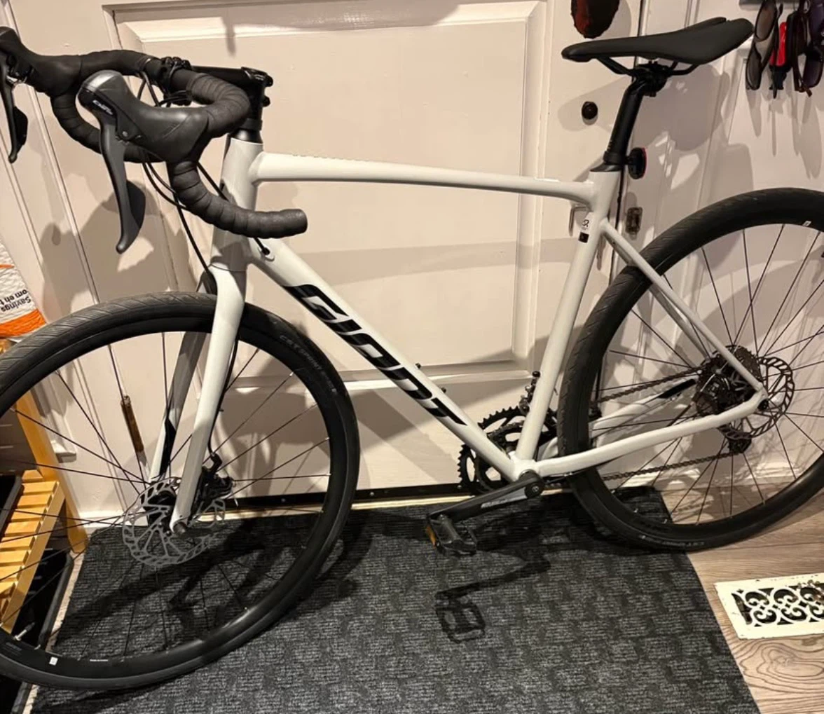 2026 Giant AR Contend Road Bike - photo 2